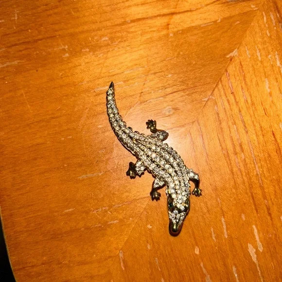 Signed Swarovski crystal alligator brooch rare retired